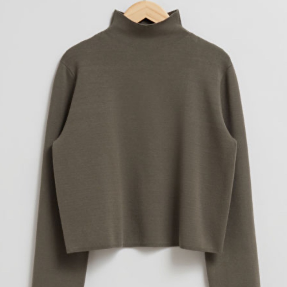 & Other Stories Boxy Turtleneck Knit Sweater - Medium
